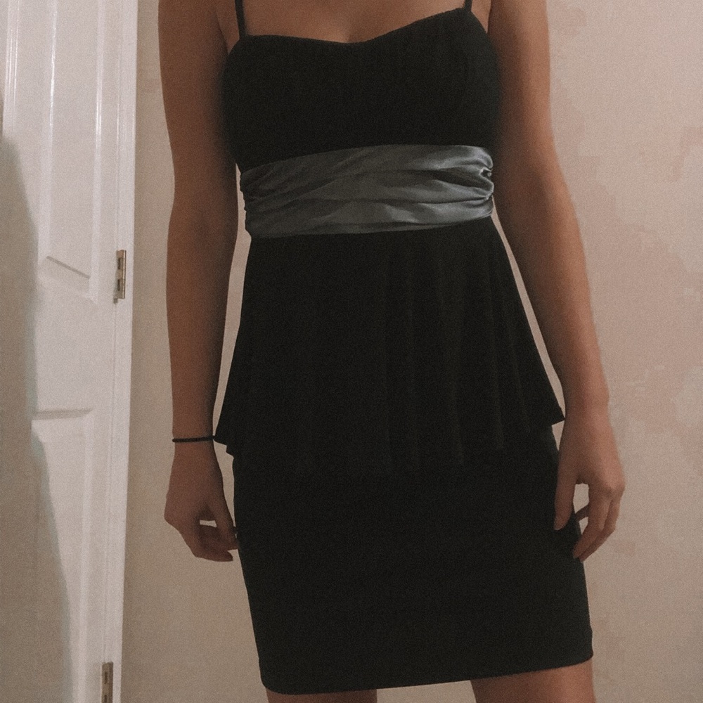 Super cute black dress